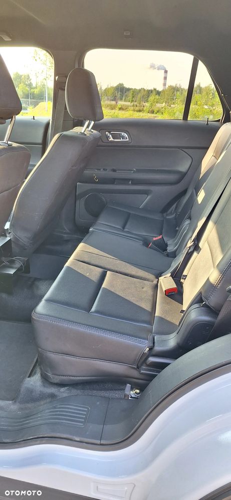Ford Explorer - 17