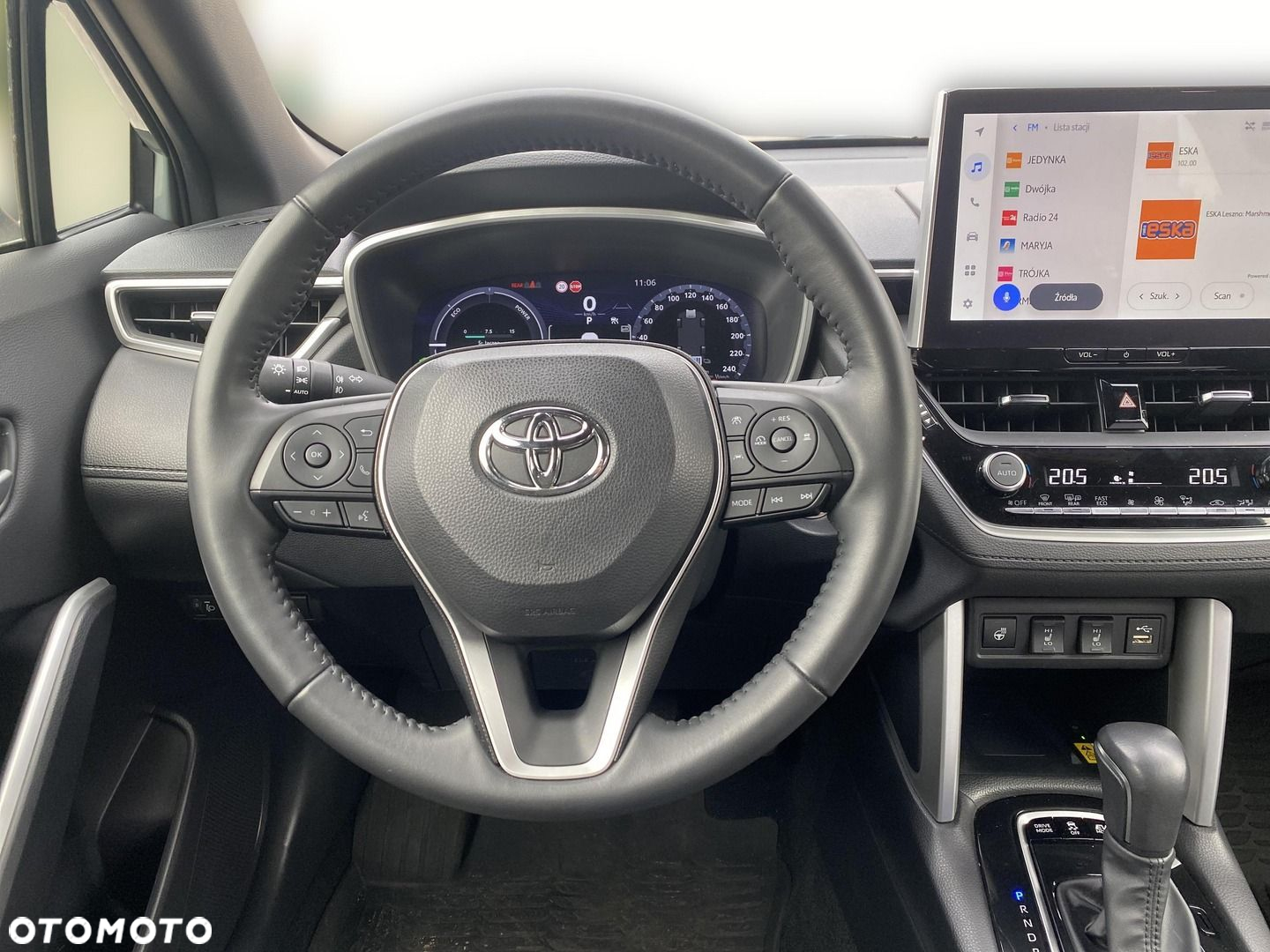 Toyota Corolla Cross 2.0 Hybrid Executive - 17
