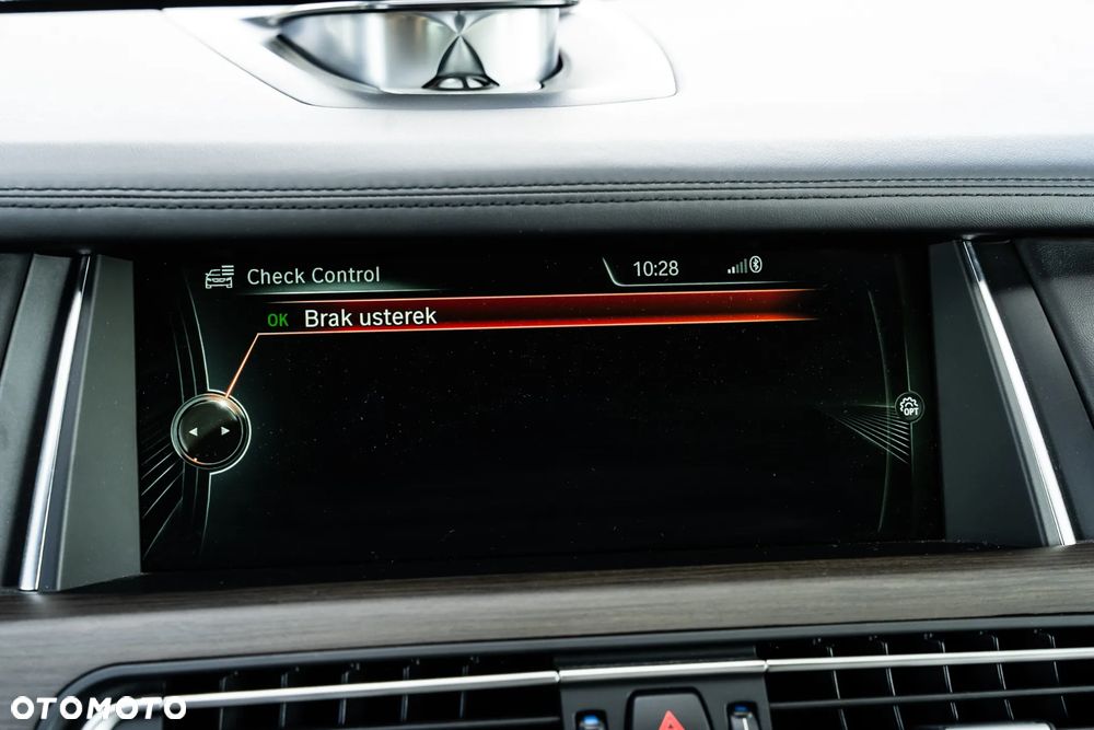 BMW Seria 7 750i xDrive - 30