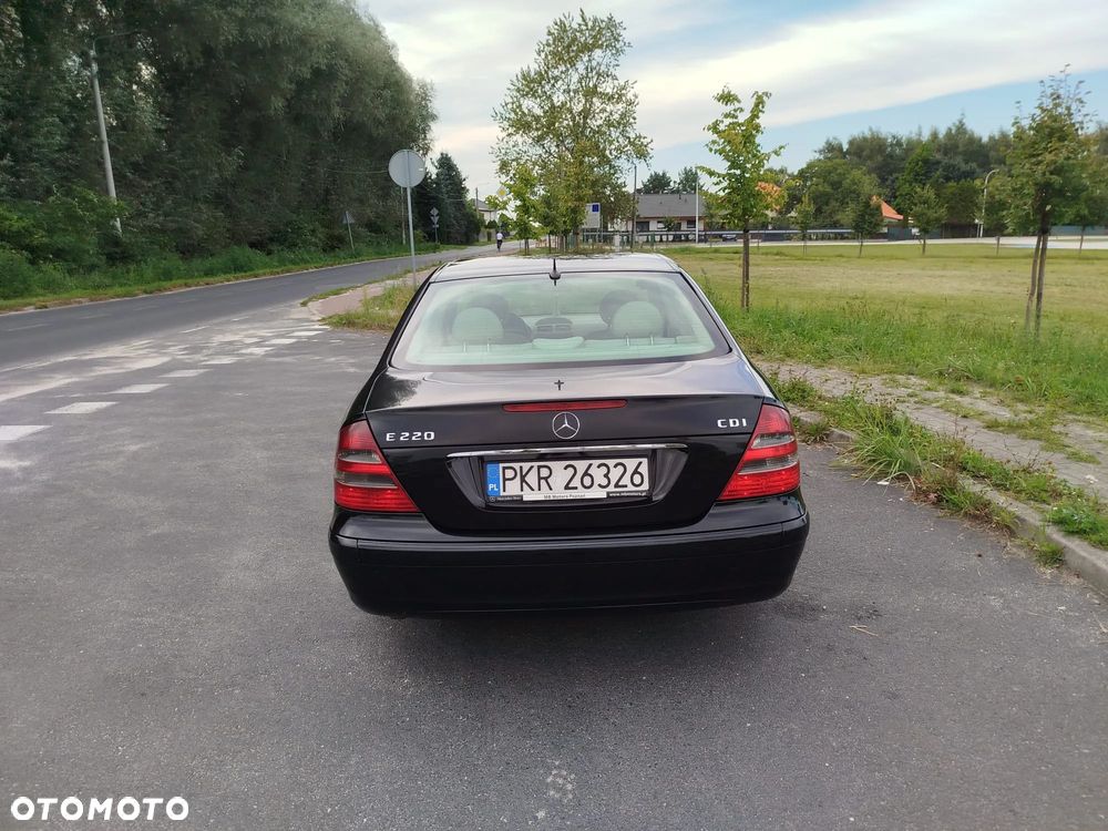 Mercedes-Benz Klasa E 220 CDI Classic - 4