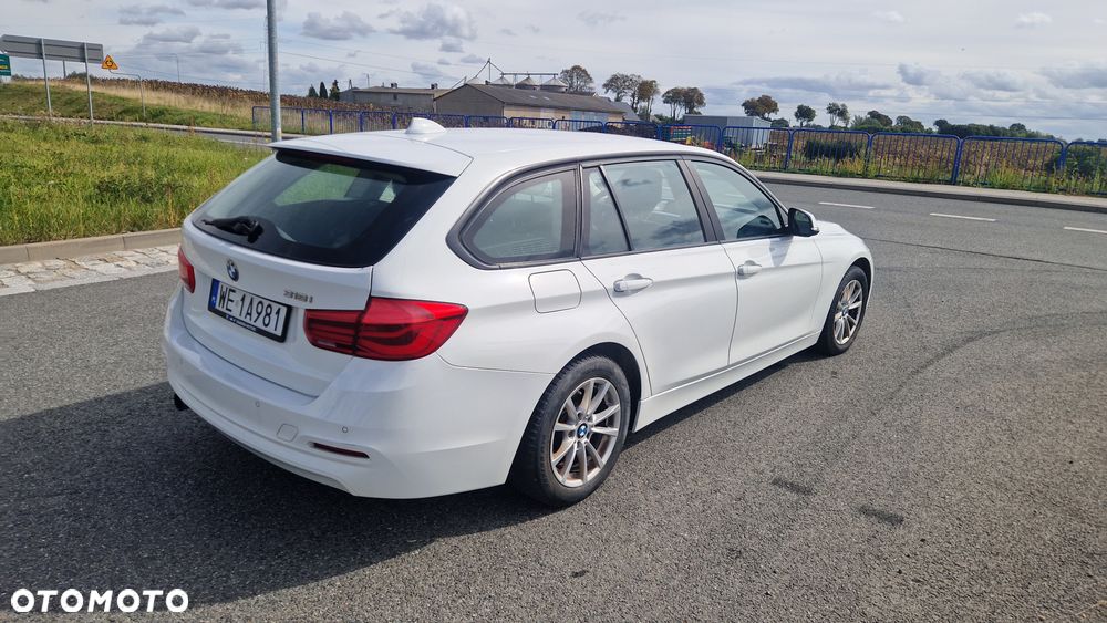BMW Seria 3 318i - 3