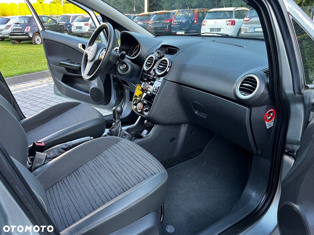 Opel Corsa 1.2 16V Cosmo - 22