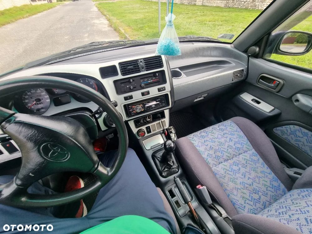 Toyota RAV4 2.0 GLi - 8