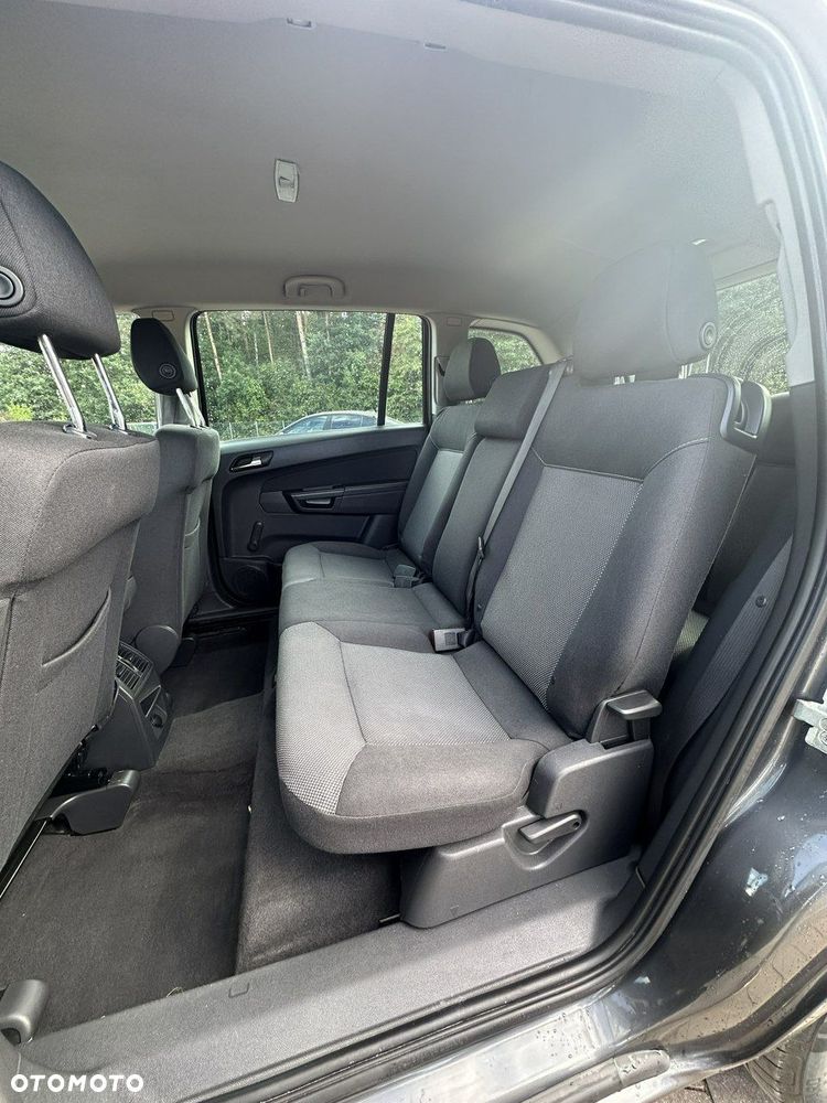 Opel Zafira - 26