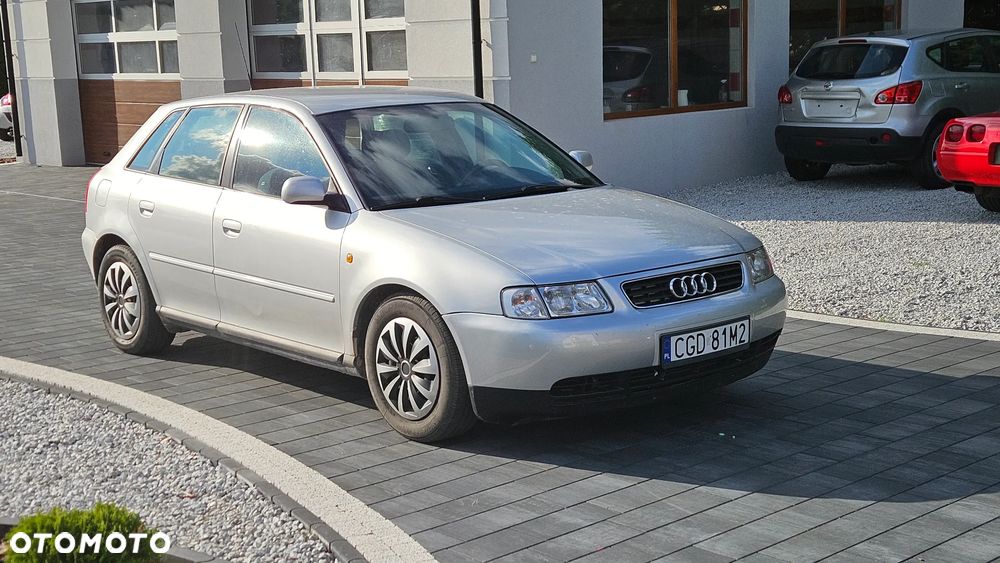 Audi A3 Sportback 1.6 Ambiente - 4