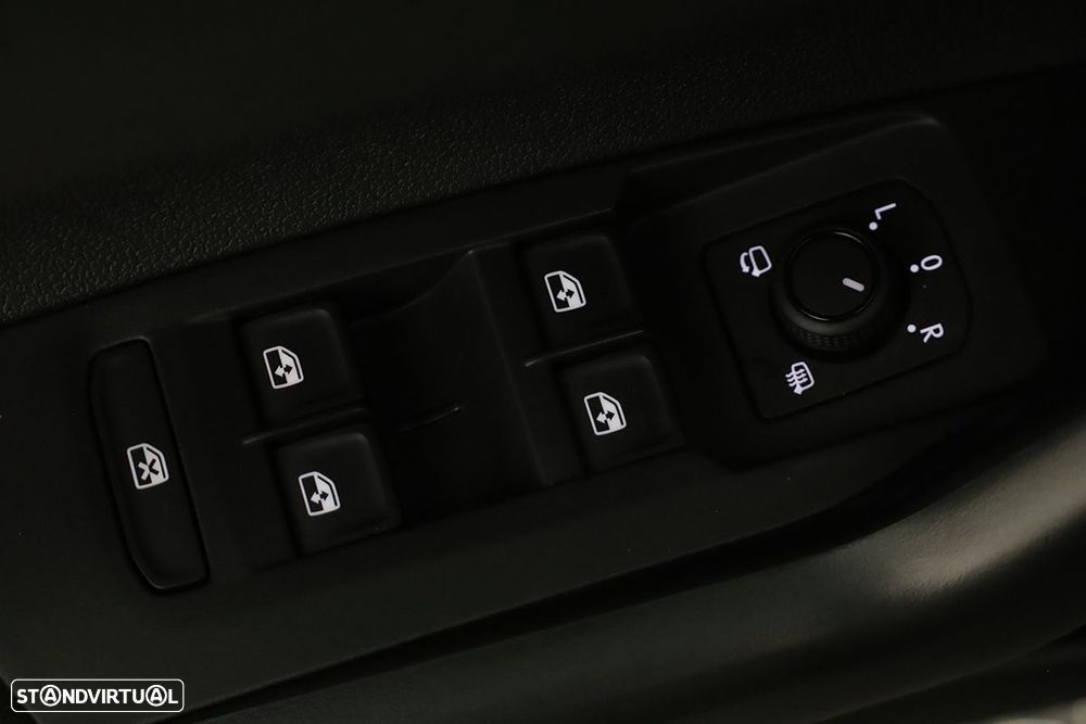 VW Taigo 1.0 TSI Urban DSG - 18