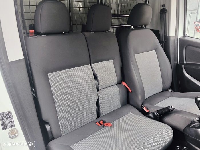 Fiat DOBLO CARGO1.3 MJ EASY 3Lugares - 45