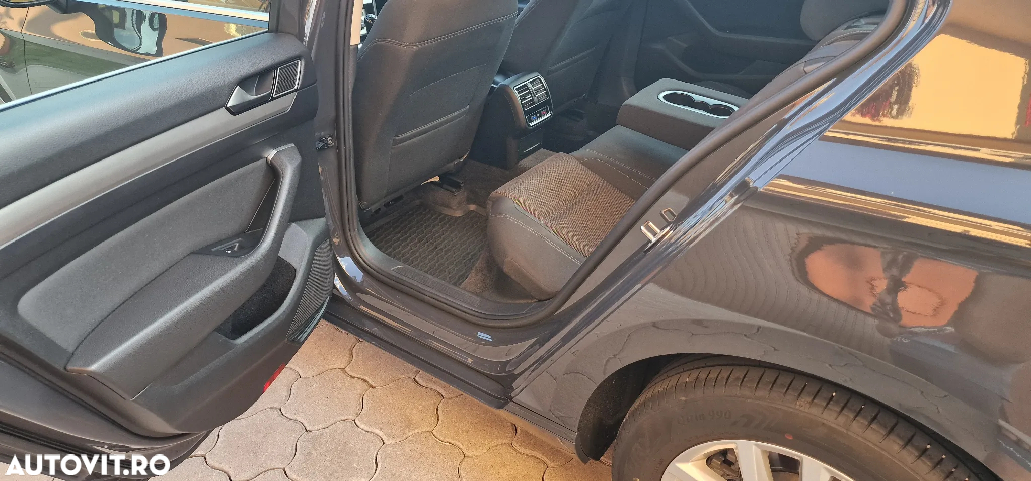 Volkswagen Passat 2.0 TDI Comfortline - 12