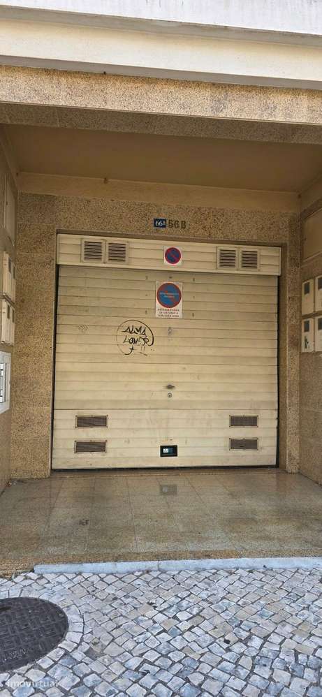 Garagem tipo box - Centro de Vialonga - Grande imagem: 3/6