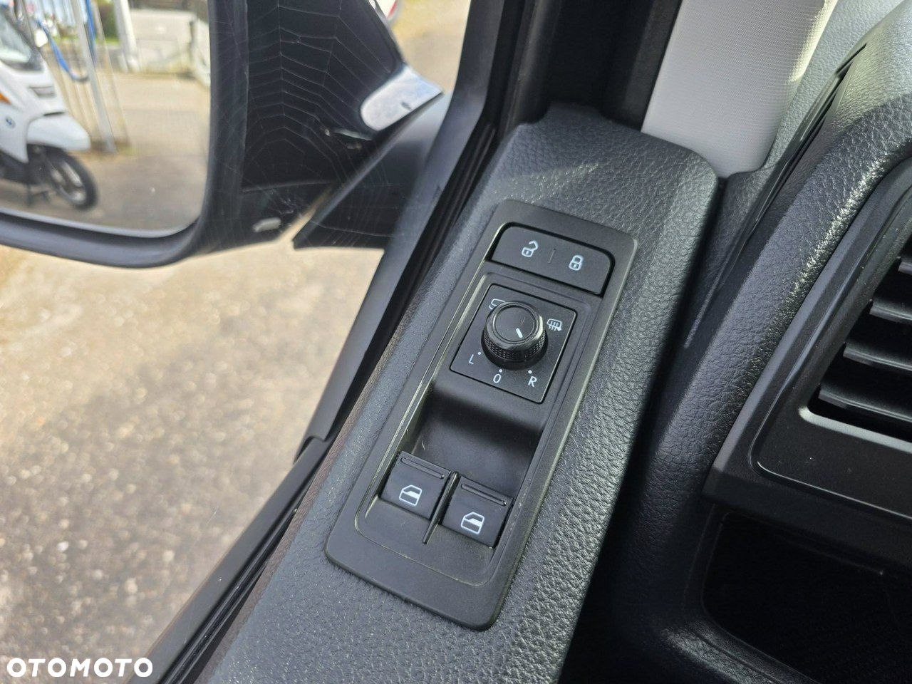 Volkswagen Multivan - 9