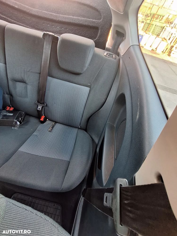 Ford Fiesta 1.4 TDCI Ambiente - 10