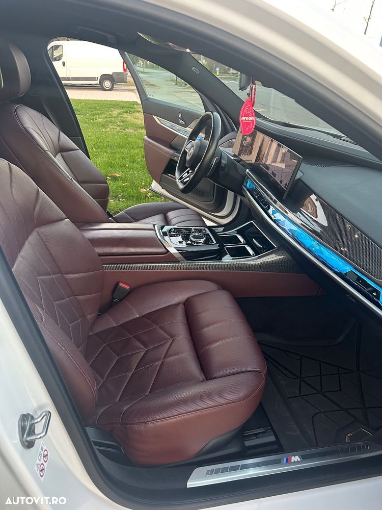 BMW Seria 7 740d xDrive MHEV - 9
