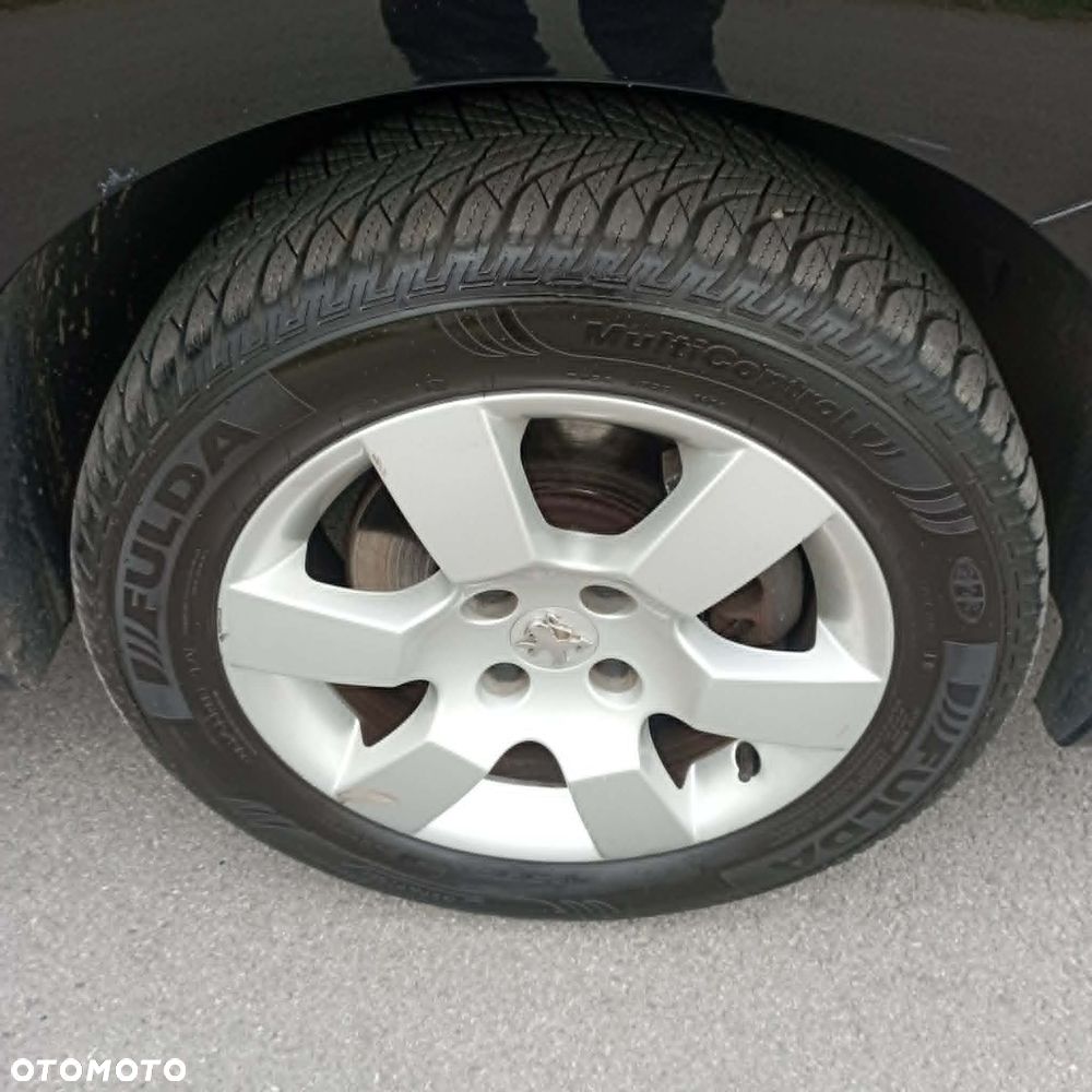 Peugeot 5008 1.6 THP Family 7os - 34