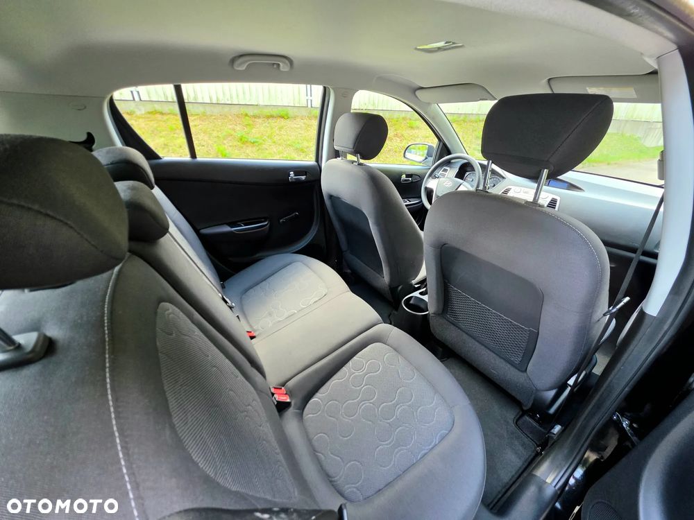 Hyundai i20 1.2 FIFA WM Edition - 9