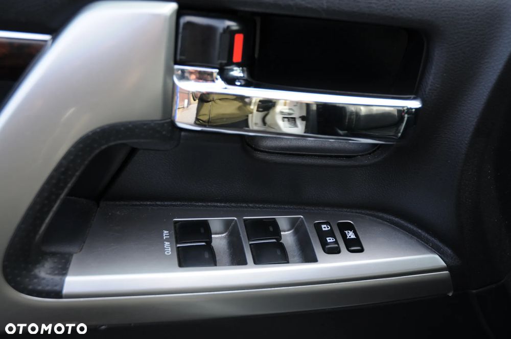 Toyota Land Cruiser - 18