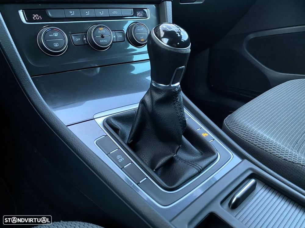 VW Golf Variant 1.6 TDi Confortline - 22