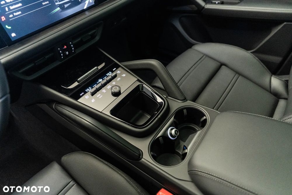 Porsche Cayenne E-Hybrid PHEV Black Edition - 26
