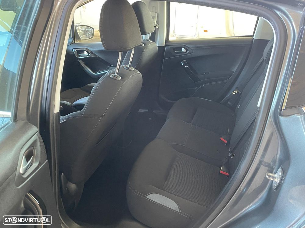 Peugeot 208 e-HDi FAP 92 Stop&Start Allure - 19