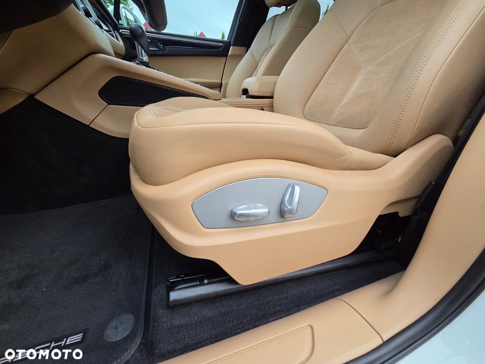Porsche Macan Standard - 10