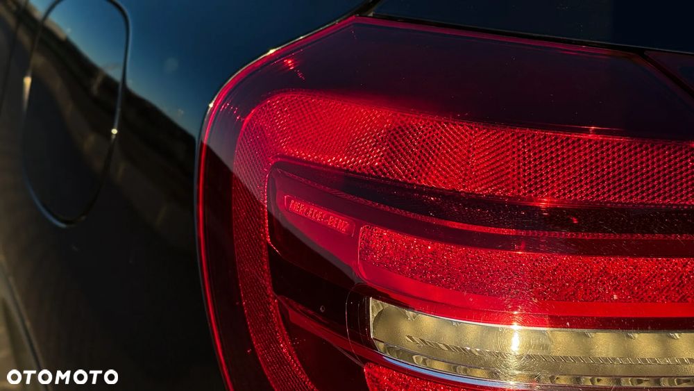 Mercedes-Benz GLA 200 7G-DCT - 31