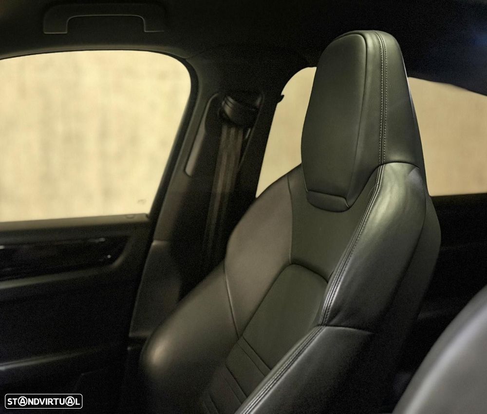 Porsche Cayenne Coupé E-Hybrid - 18
