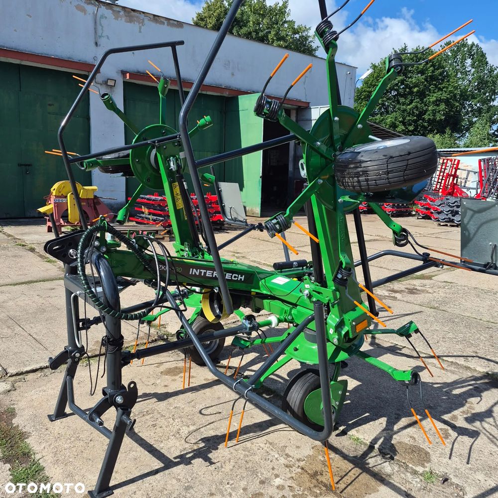 Pronar Przetrząsacz PWP530, PWP460 Pronar; ZKP770, ZKP-530, ZKP460 Inter-Tech; Z528 Kowalski; ZGRABIARKA ZKP420 Pronar, ZK42, ZK36 Kowalski; ZKT-420 Inter-Tech; ZK320 Mesko Rol; ZG-350 Euro-Masz; Przetrząsaczo-Zgrabiarka Z-275 Mesko-Rol; Przetrząsaczo zgraniarka taśmowa WIRAX, Akpil "OSA" - 12