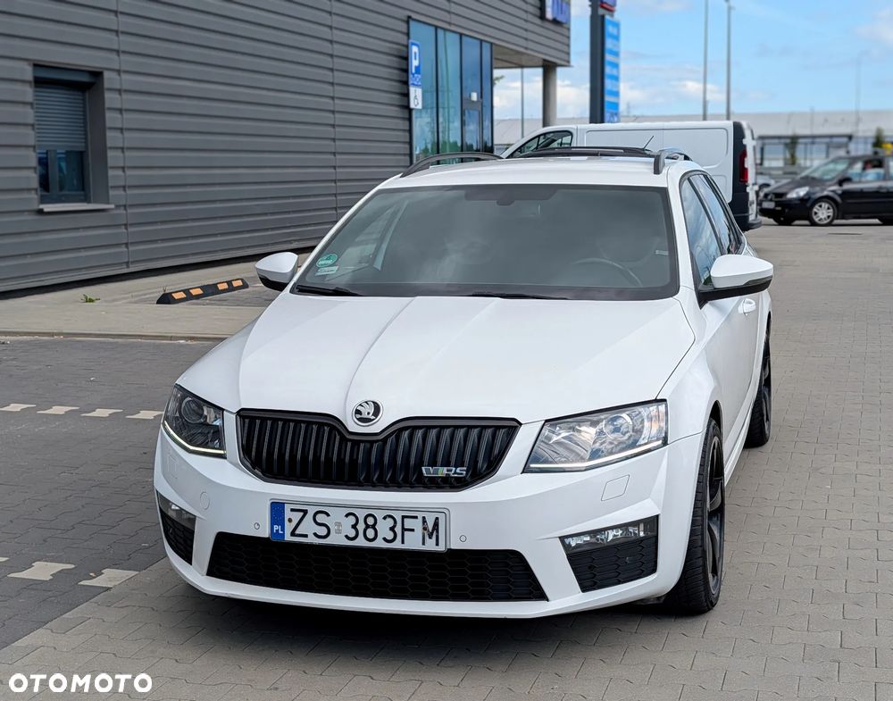 Skoda Octavia 2.0 TDI DSG RS - 9