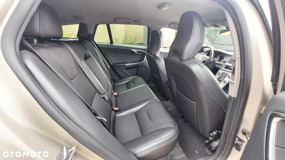 Volvo V60 D4 Drive-E Momentum - 10