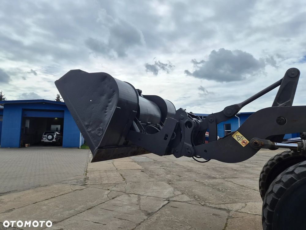 Volvo L 110 E spr z Niemiec tylko 6815 mtg !!! - 28