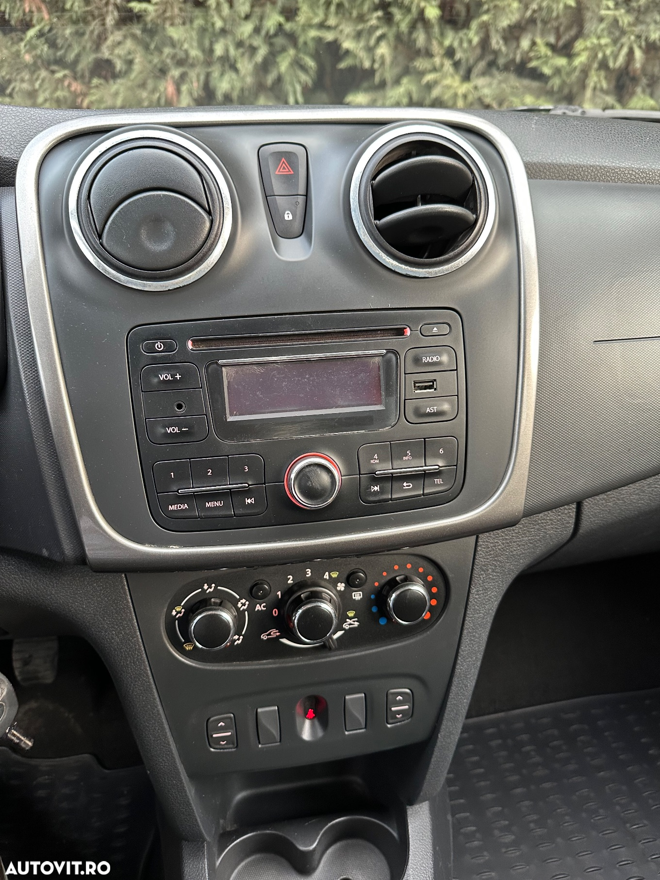 Dacia Logan MCV 1.5 dCi Laureate - 10