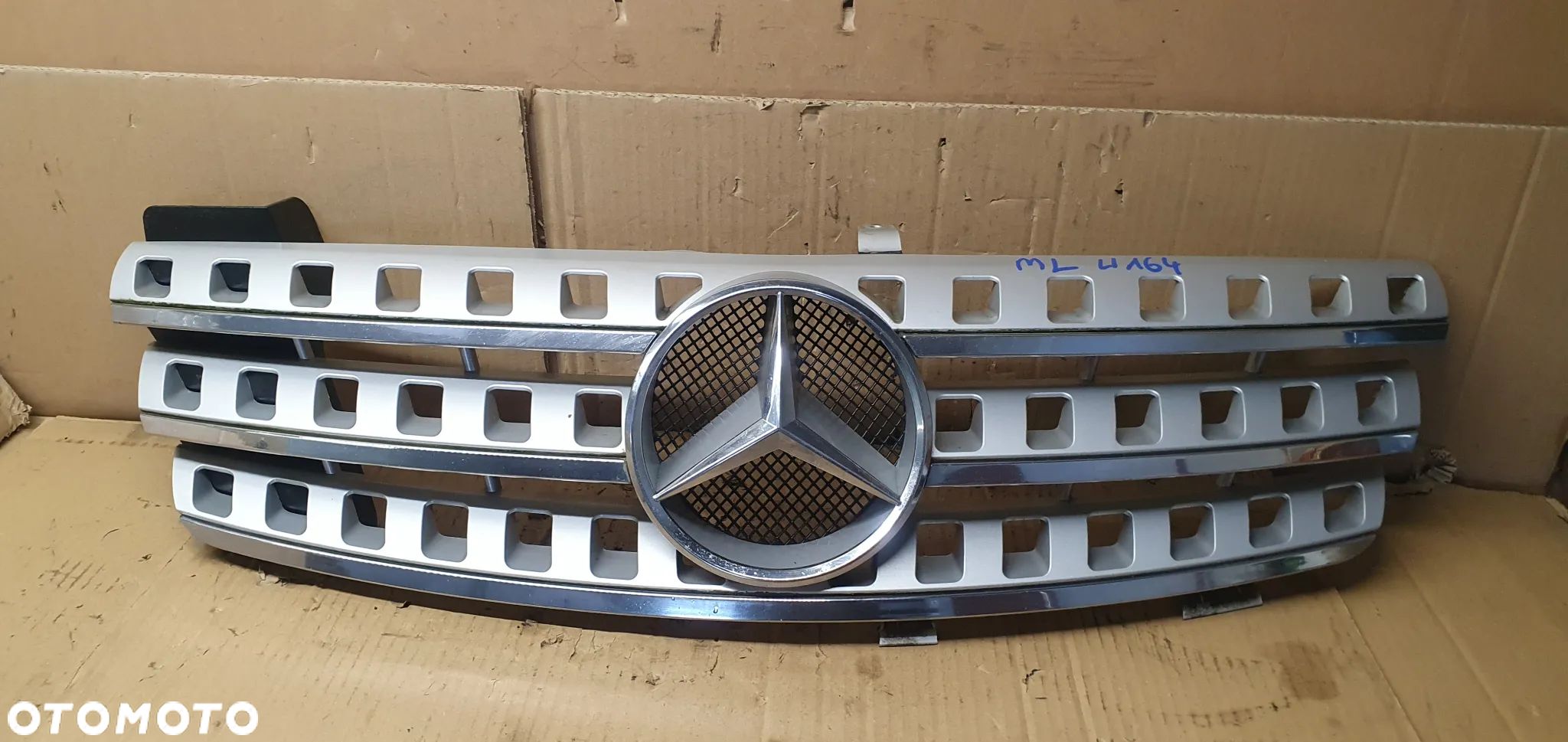 Grill atrapa zderzaka Mercedes ML W164 A1648880123 A1648800685 - 1