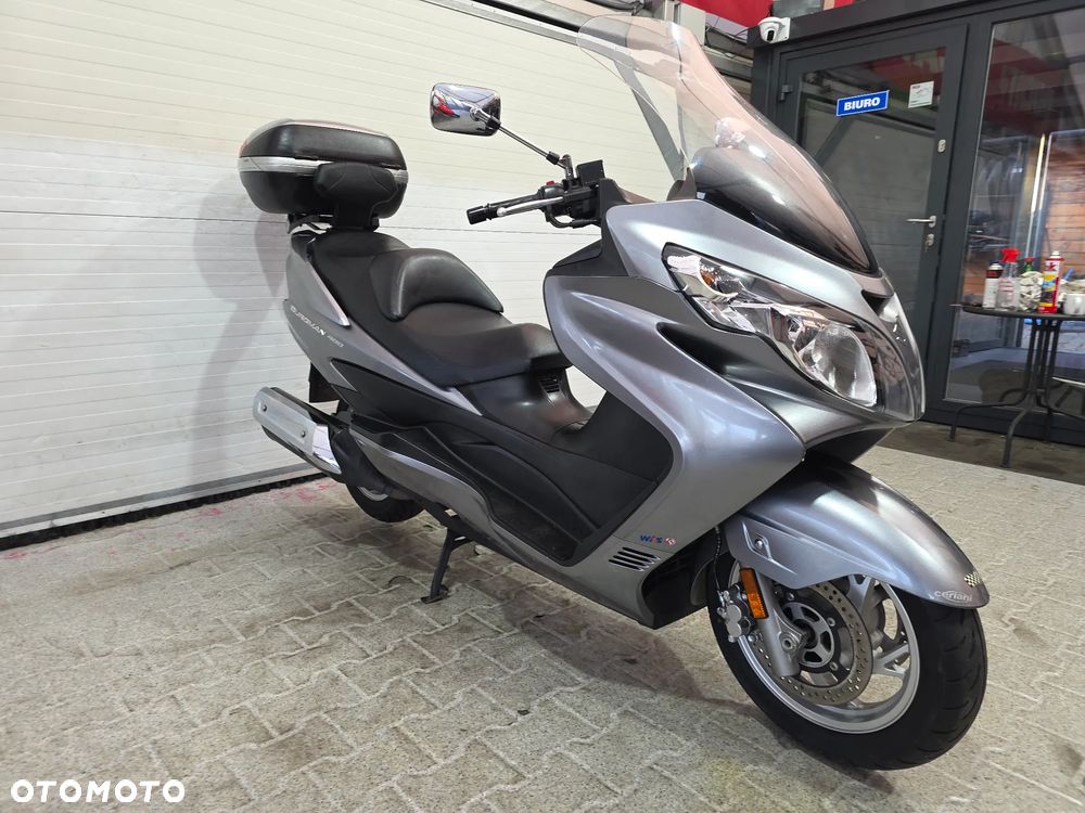 Suzuki Burgman - 7