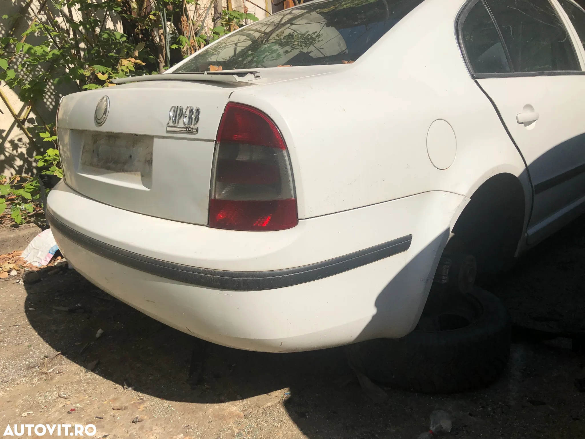 Bara spate Skoda Superb 1 alb 2005 - 3
