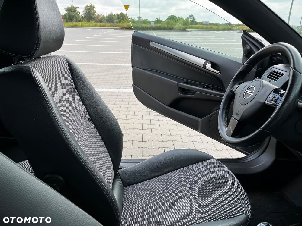 Opel Astra 2.0 T Cosmo - 16