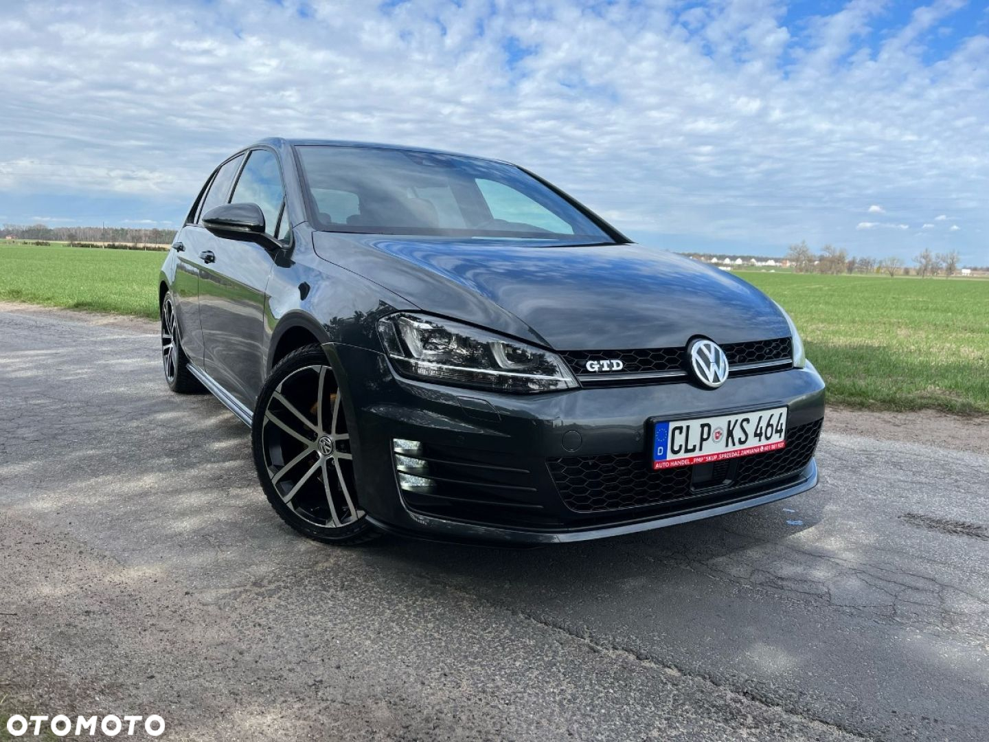 Volkswagen Golf - 2