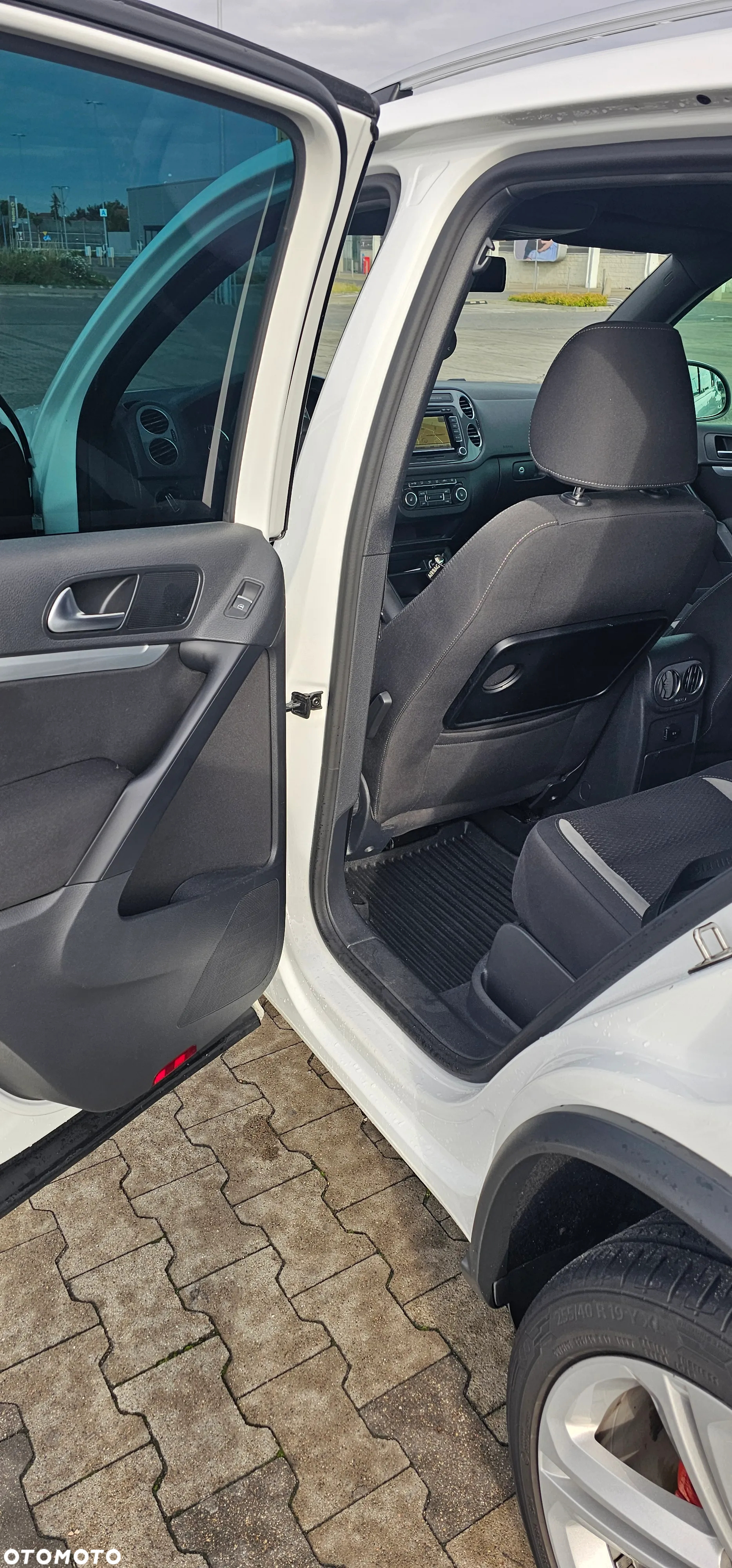 Volkswagen Tiguan 2.0 TDI 4Mot Perfectline R-Style DSG - 11