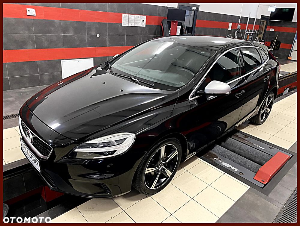 Volvo V40 D2 Drive-E SCR R-Design Momentum - 1