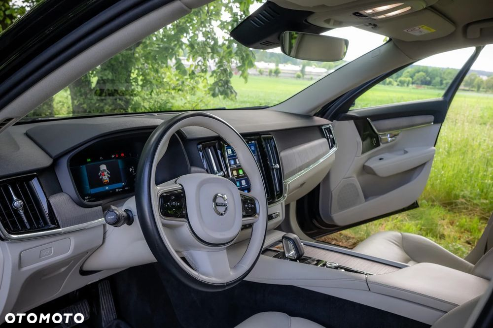 Volvo V90 Cross Country - 13