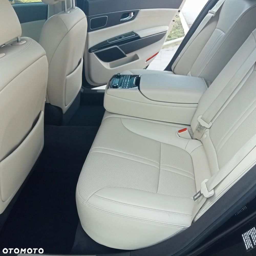 Kia Cadenza - 6