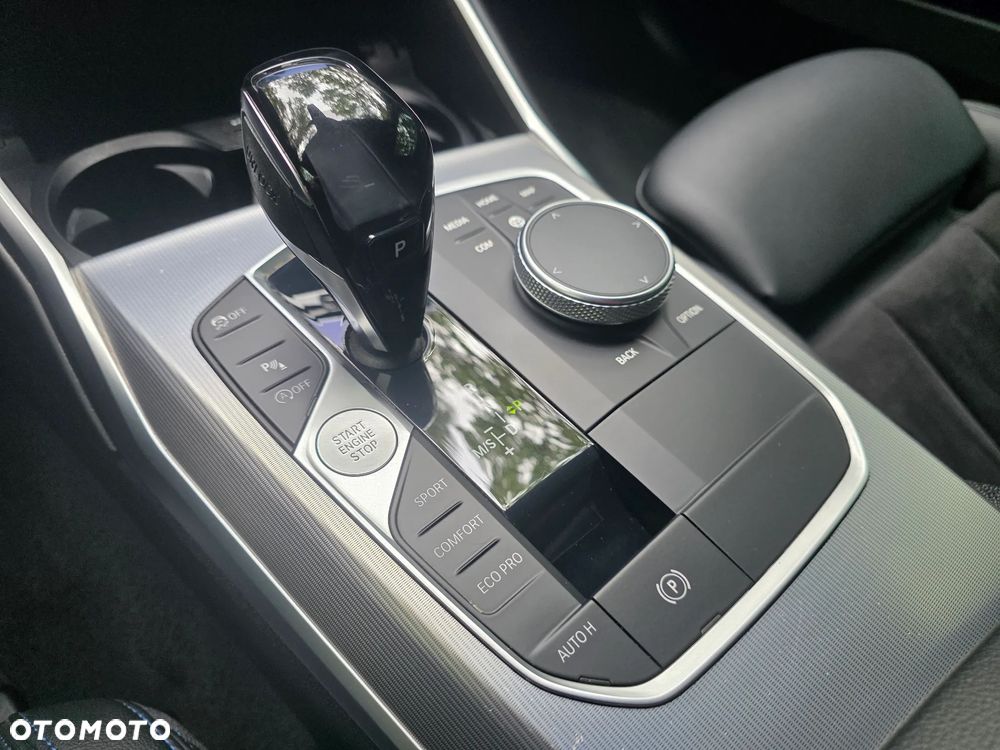 BMW Seria 3 320i xDrive M Sport sport - 22