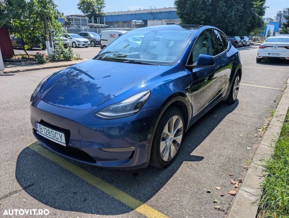 Tesla Model Y - 5