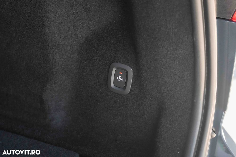 Volvo XC 60 B4 D AWD Geartronic RDesign - 37