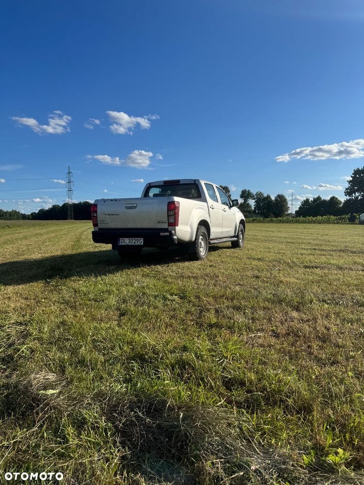 Isuzu D-Max 2.5 DC LS - 36