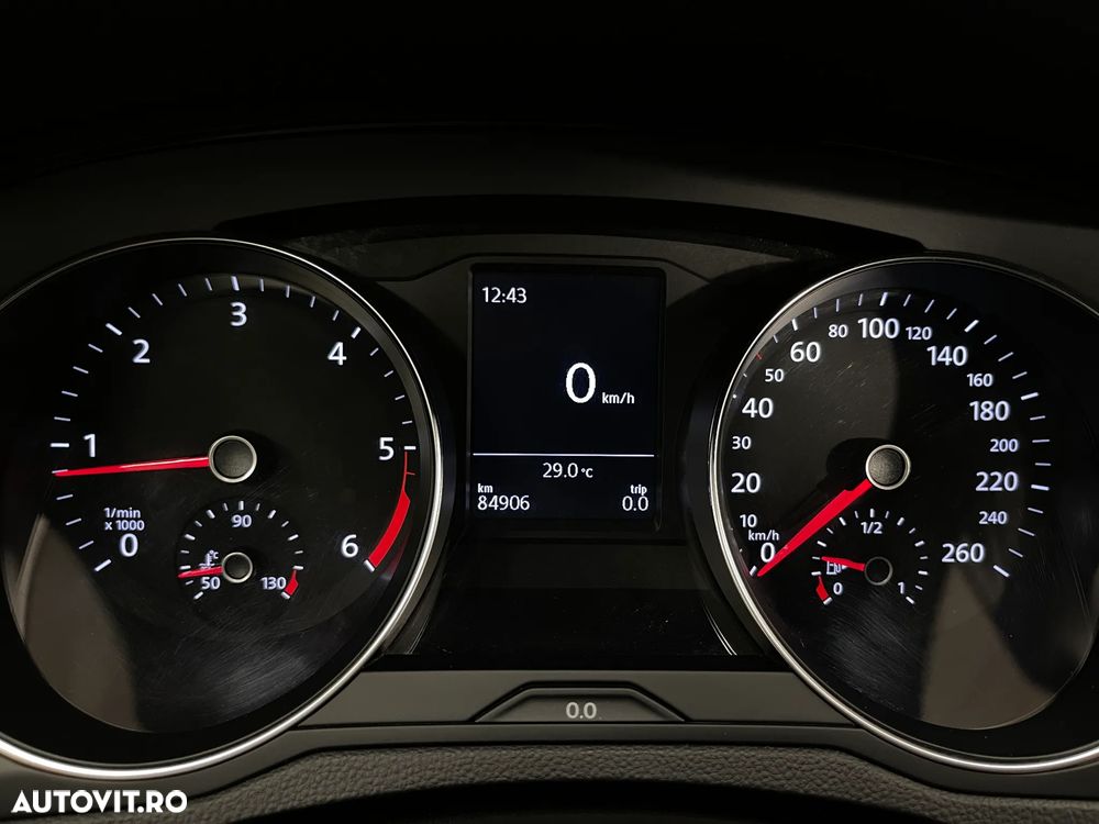 Volkswagen Passat 2.0 TDI Advance - 25