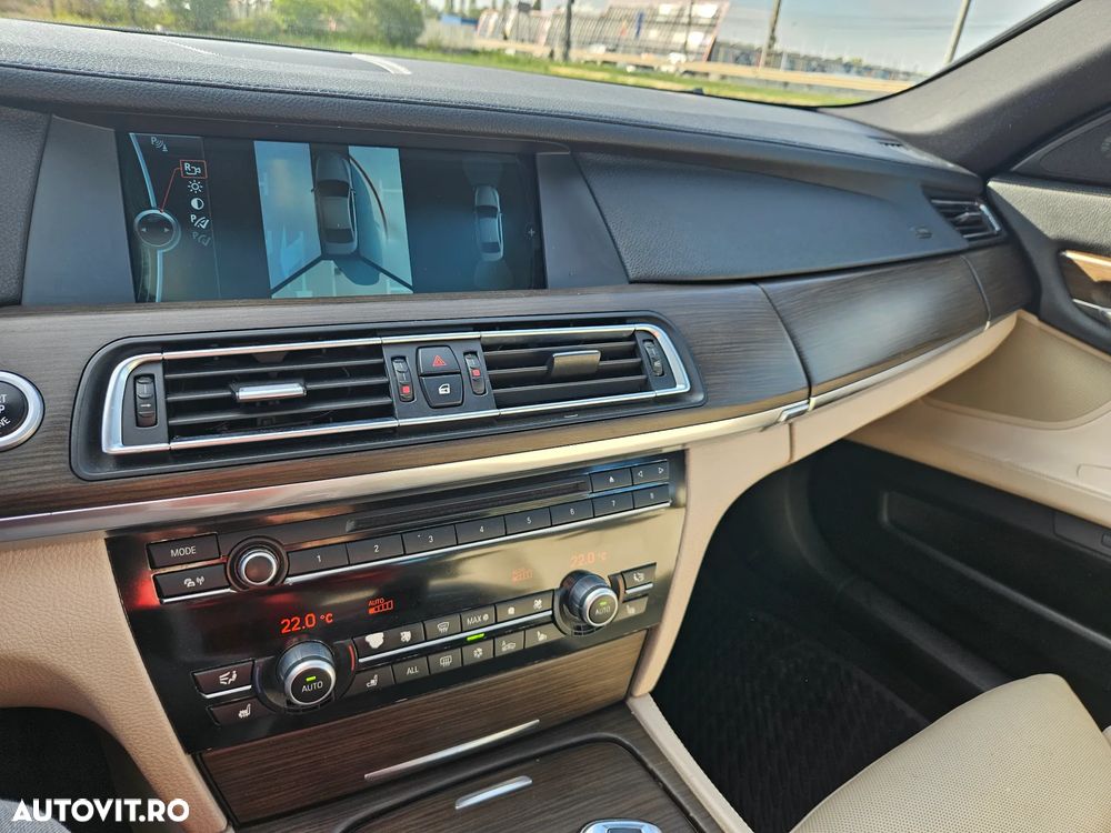 BMW Seria 7 740d xDrive Aut. - 17