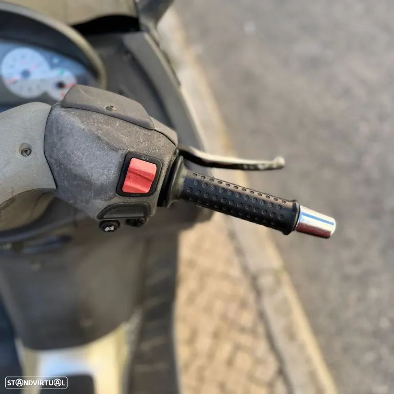 Piaggio X 8 200 - 16