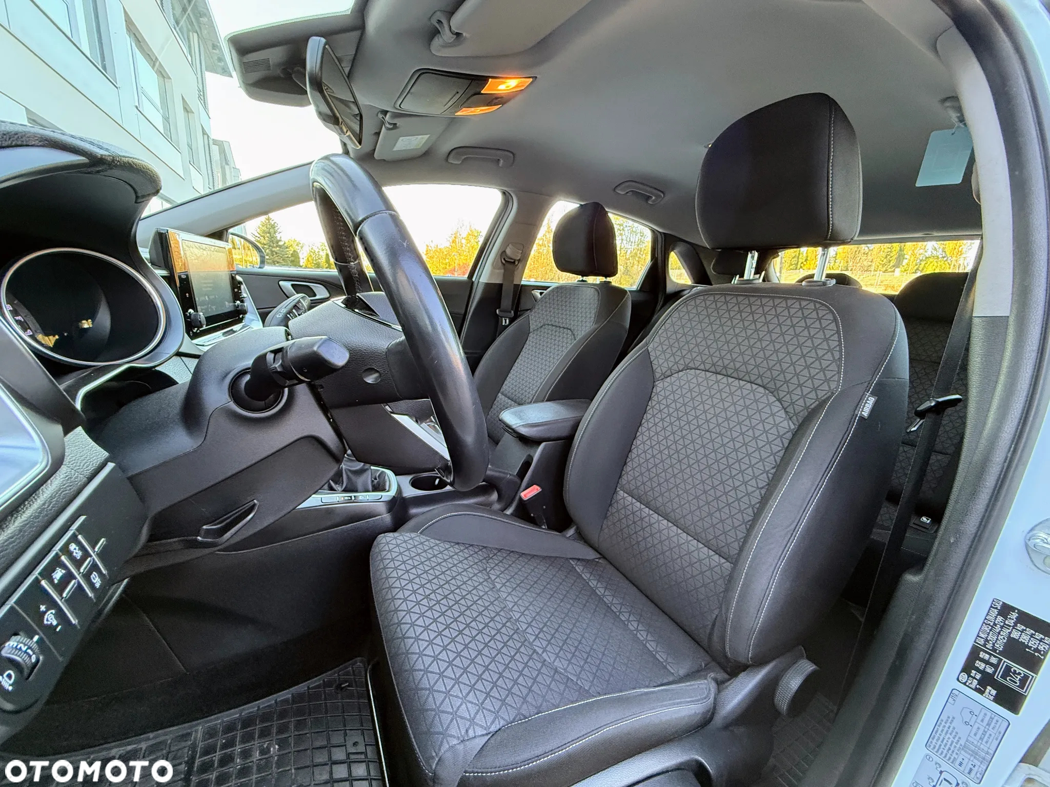 Kia Ceed 1.6 CRDi SCR M - 8