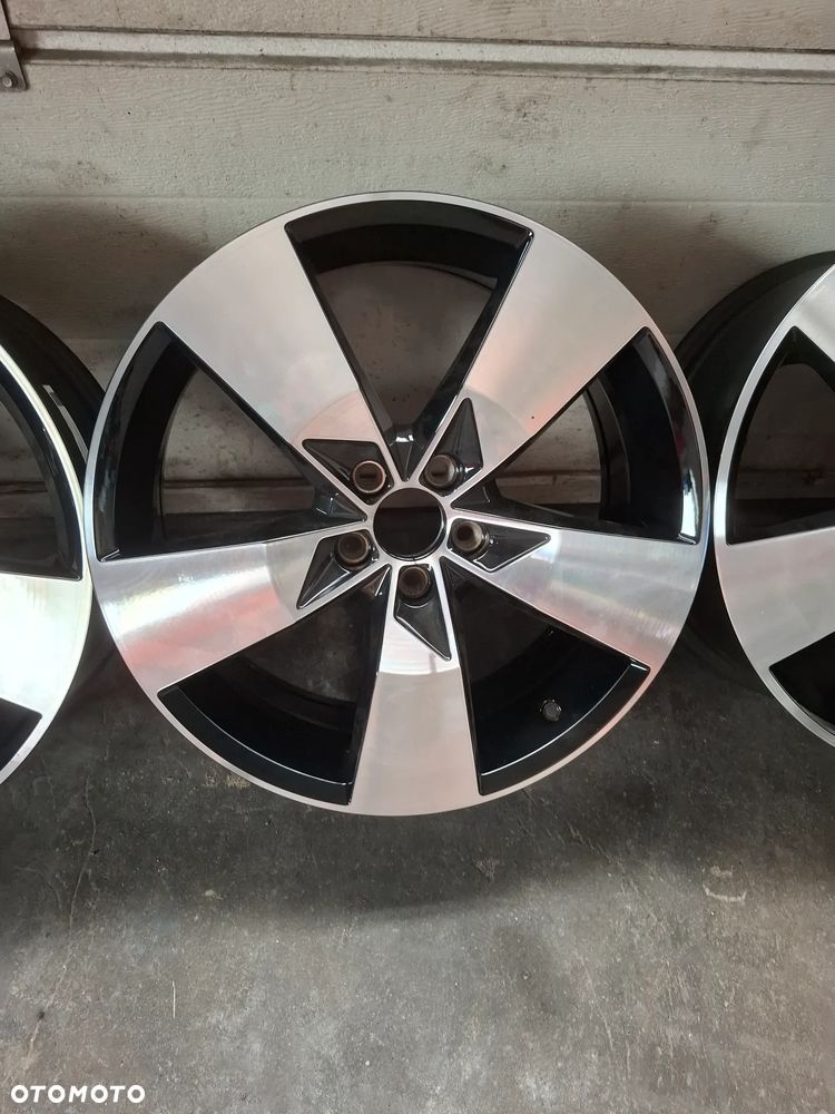 Volvo XC40 Felgi komplet 4 szt 31471554 r19 - 3