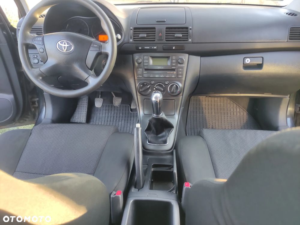 Toyota Avensis 1.8 VVT-i Sol Premium - 12