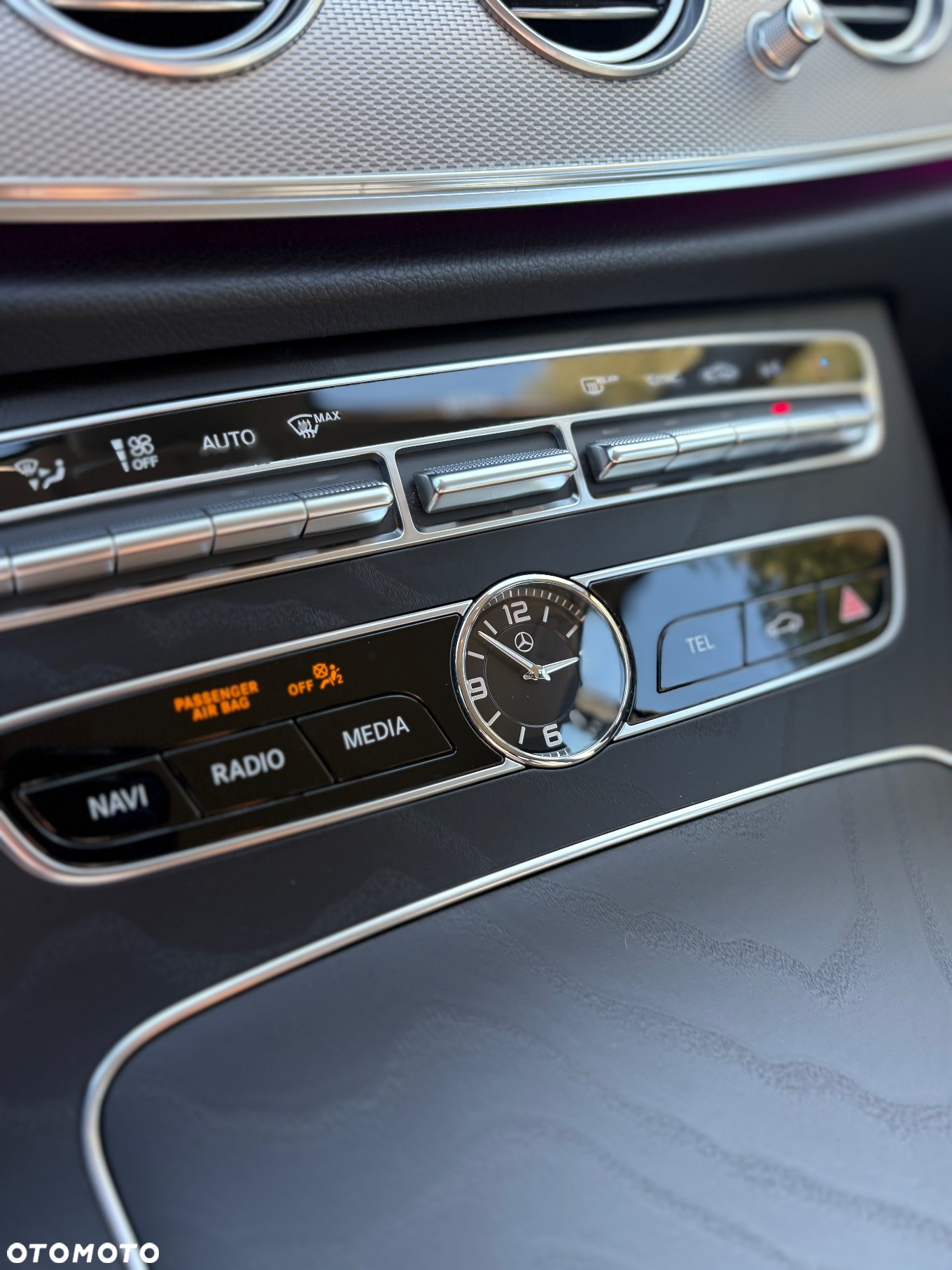 Mercedes-Benz Klasa E 220 d T 9G-TRONIC Avantgarde - 18
